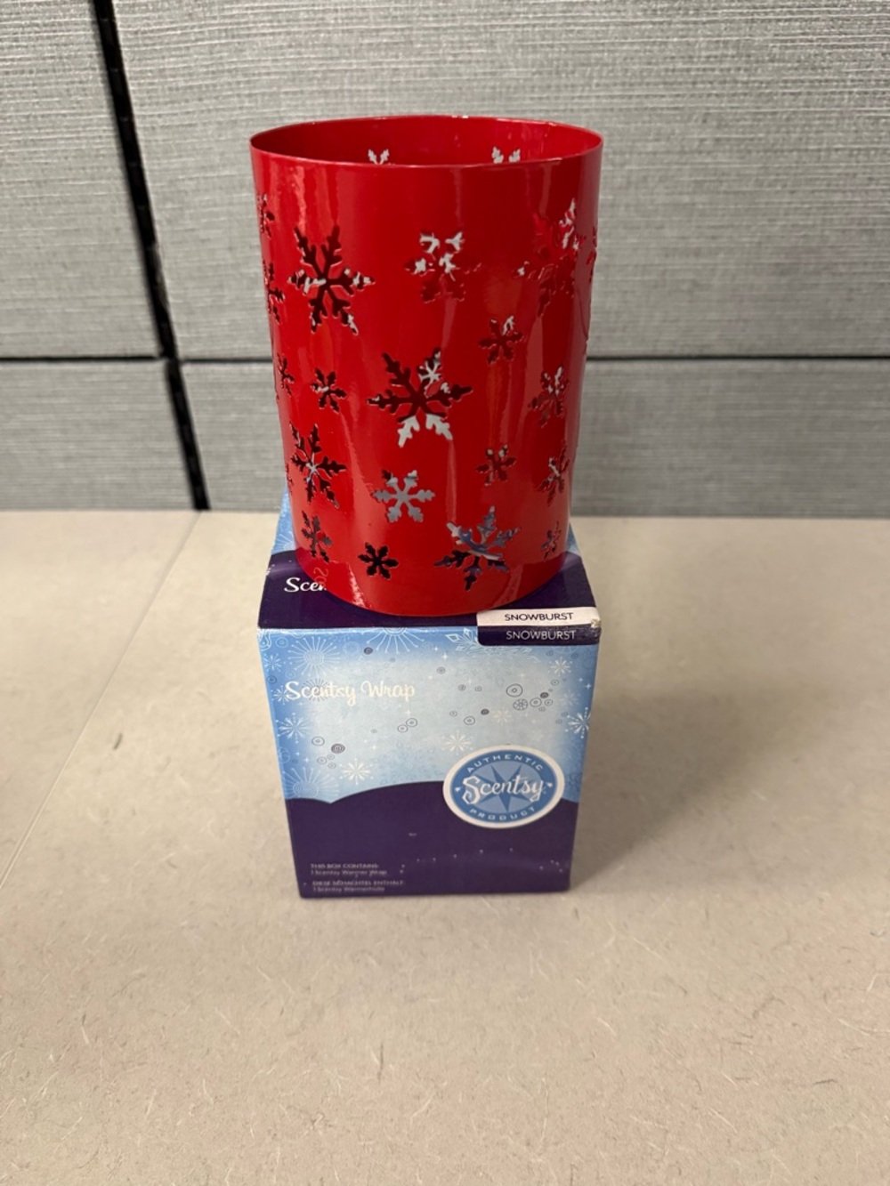 Scentsy Red Snowflake Cutout Warmer Sleeve
